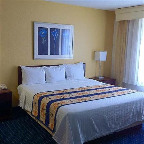 צ'סאפיק Studios And Suites 4 Less - Gum Road מראה חיצוני תמונה